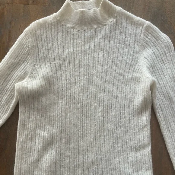 White Ribbed Knit Sweater - Picture 3 of 7